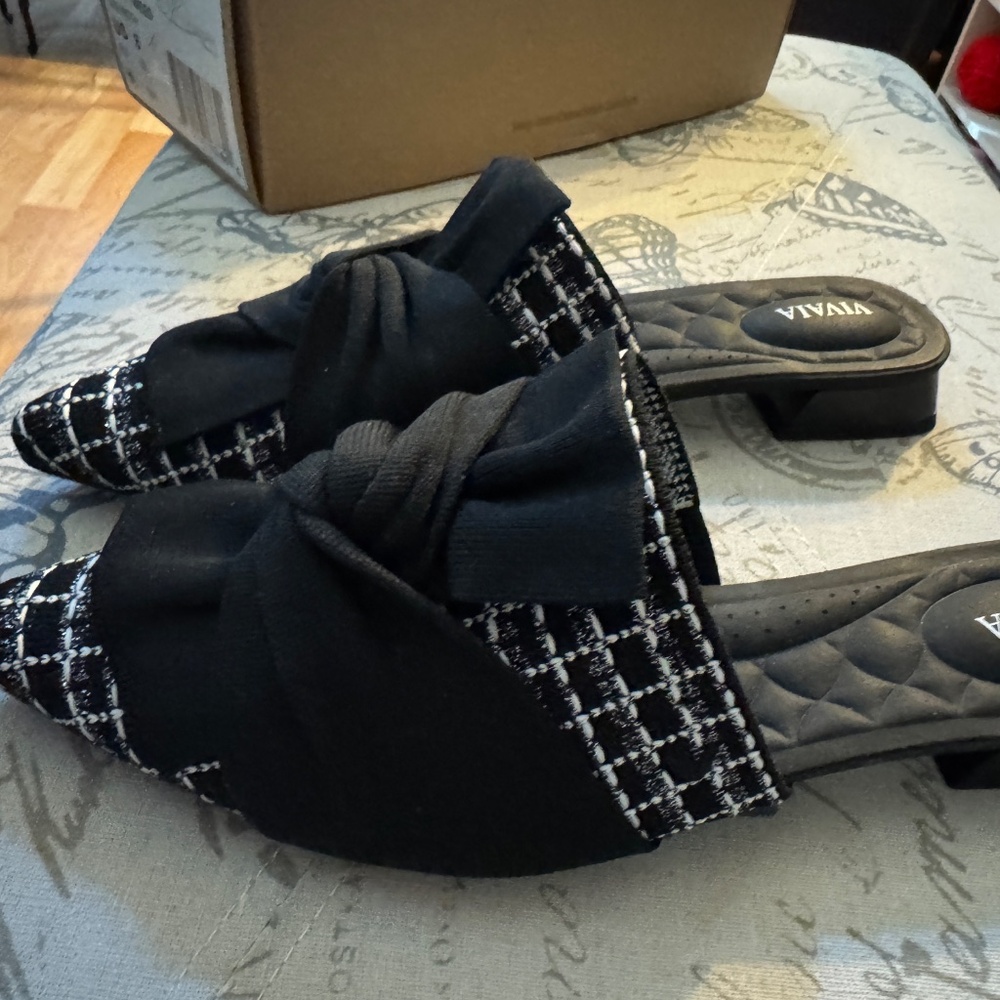 Vivaia YaffaPro Black Tweed Pointed-Toe Knot Womens Size 8 - Picture 3 of 5